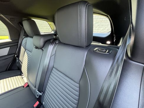 Used 2025 Land Rover Discovery Sport Dynamic SE image 29