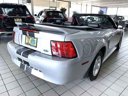 Used 2000 Ford Mustang Convertible RWD image 5