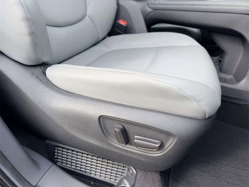 Certified 2024 Toyota Sienna XLE image 11