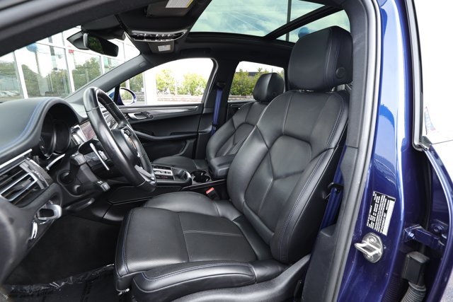Used 2022 Porsche Macan AWD/4WD image 29