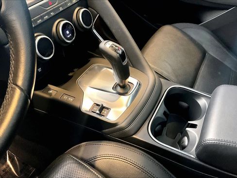 Used 2019 Jaguar E-PACE S image 18