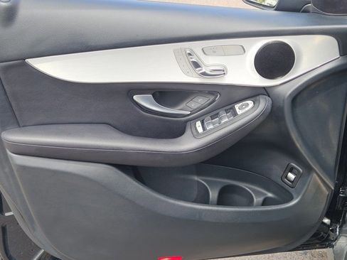 Used 2019 Mercedes-Benz GLC 300 4MATIC image 18