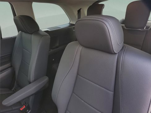 Certified 2026 Mercedes-Benz GLS 450 4MATIC image 9