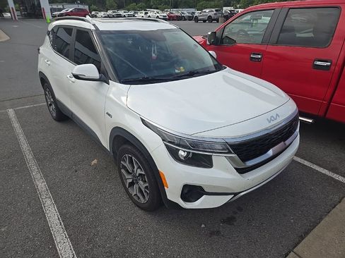 Certified 2023 Kia Seltos EX AWD/4WD image 7