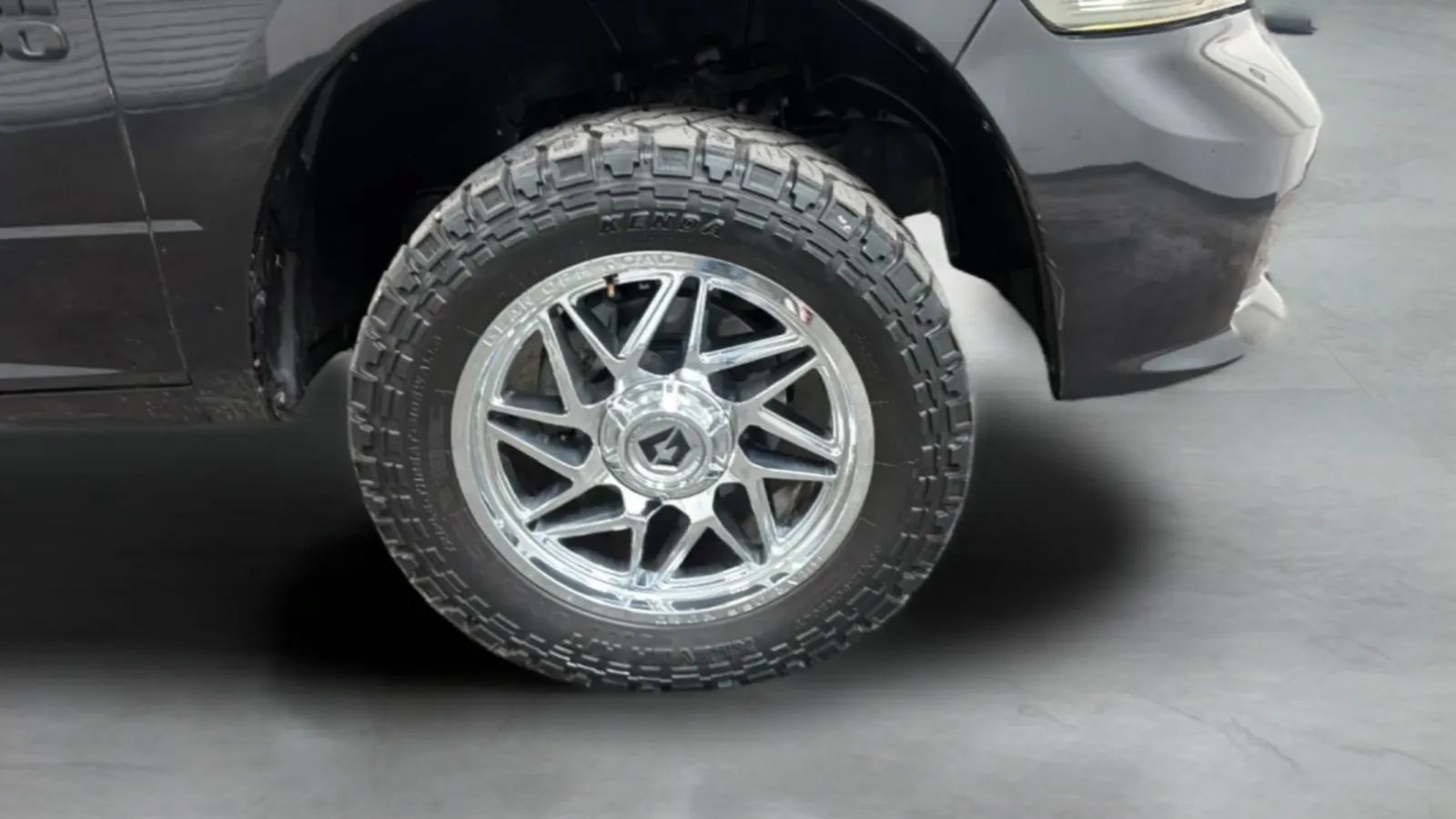 Used 2017 RAM 1500 Express RWD image 22