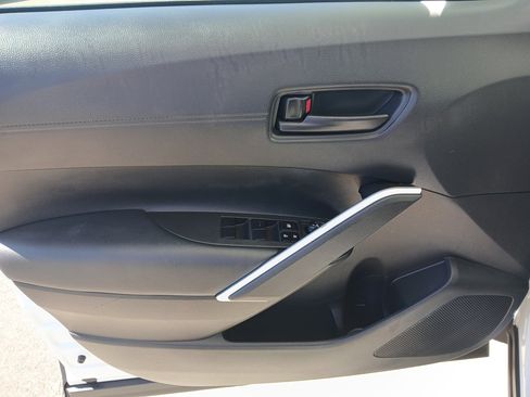 Used 2022 Toyota Corolla Cross LE image 11