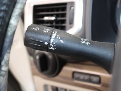 Used 2017 Nissan Titan SL RWD image 24