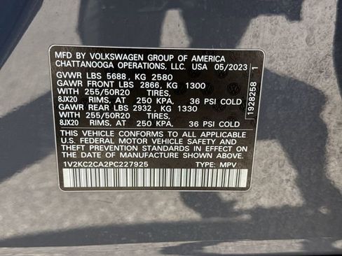 Certified 2023 Volkswagen Atlas Cross Sport SE w/ Panoramic Sunroof Package AWD/4WD image 34