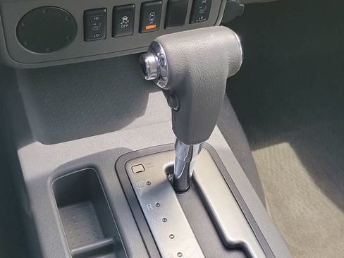Used 2019 Nissan Frontier SL RWD image 36