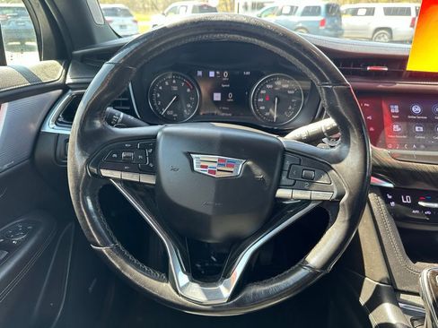 Used 2020 Cadillac XT6 Premium Luxury AWD/4WD image 21