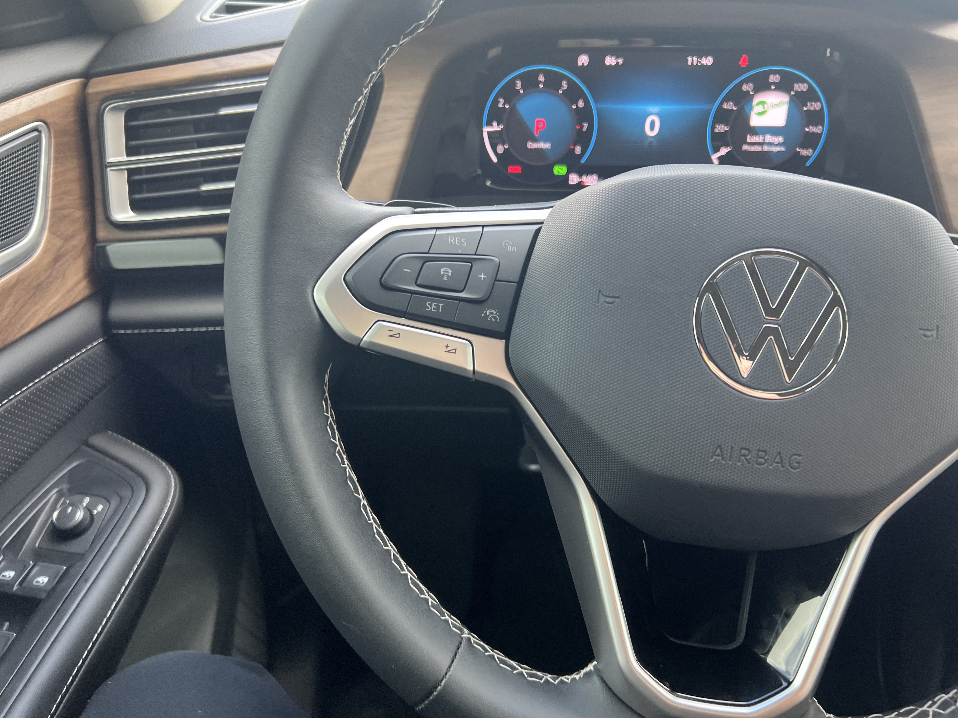 Certified 2026 Volkswagen Atlas SE FWD image 15