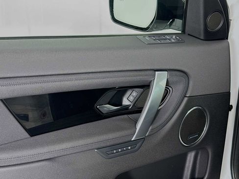 Used 2024 Land Rover Discovery Sport S image 18