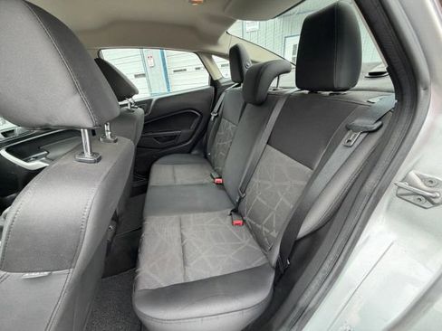 Used 2013 Ford Fiesta SE FWD image 10