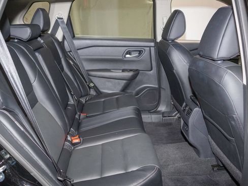 Used 2024 Nissan Rogue SL AWD/4WD image 14