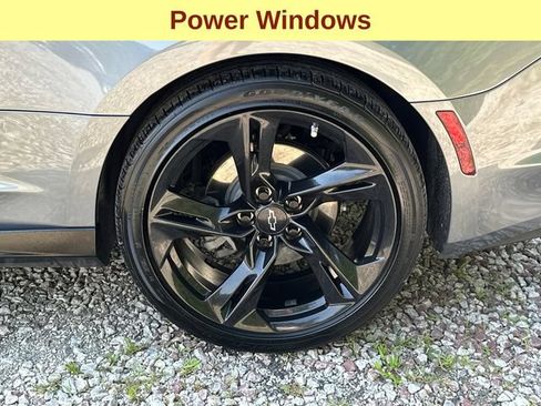 Used 2022 Chevrolet Camaro LT RWD image 9