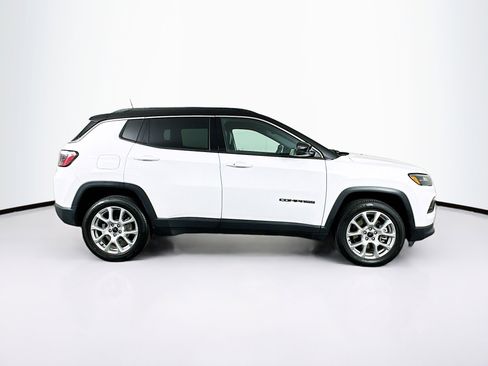 Used 2025 Jeep Compass Limited AWD/4WD image 10