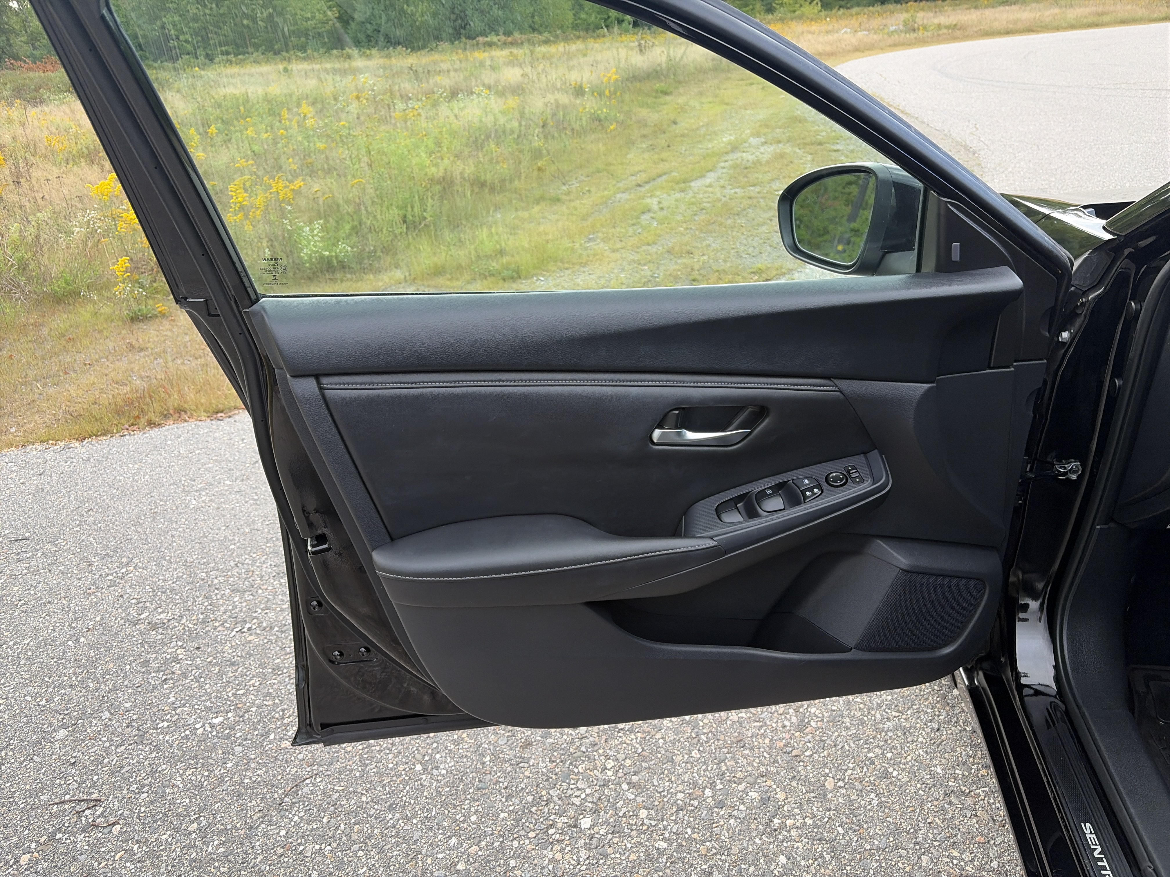Certified 2023 Nissan Sentra SV w/ Trunk Package FWD image 17