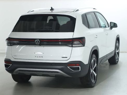 Certified 2025 Volkswagen Taos SEL image 46