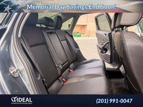 Used 2019 Volkswagen Jetta SE w/ Cold Weather Package FWD image 13