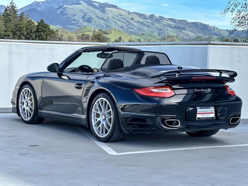 Used 2011 Porsche 911 Turbo S image 3