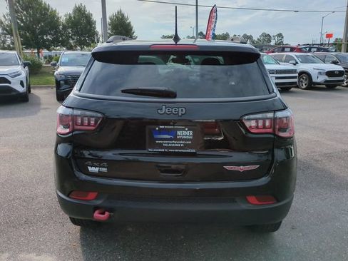 Used 2018 Jeep Compass Trailhawk w/ Leather Interior Group AWD/4WD image 6