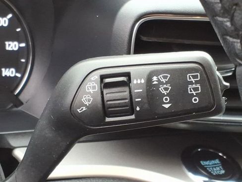 Used 2022 Ford Explorer XLT w/ Equipment Group 202A AWD/4WD image 29