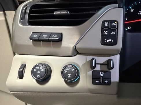 Used 2019 GMC Yukon XL Denali w/ Denali Ultimate Package image 21