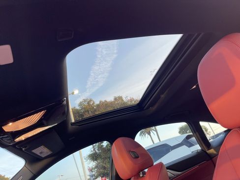 Used 2023 BMW i4 eDrive40 w/ M Sport Package image 22