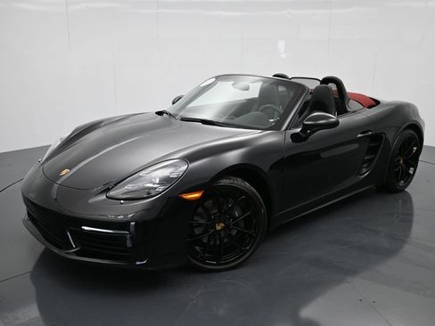 Certified 2024 Porsche 718 Boxster RWD image 1