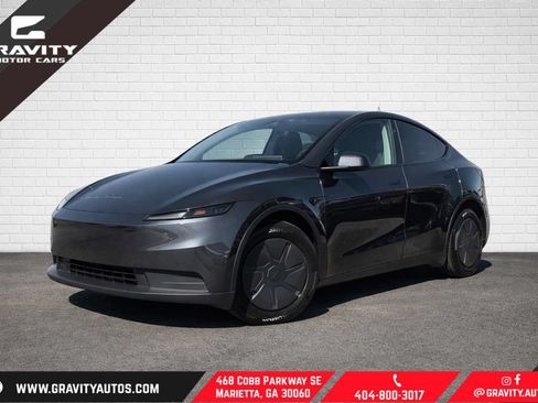 Used 2026 Tesla Model Y 2WD image 1