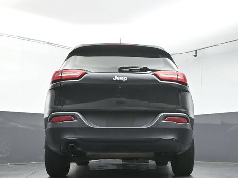 Used 2014 Jeep Cherokee Sport FWD image 34