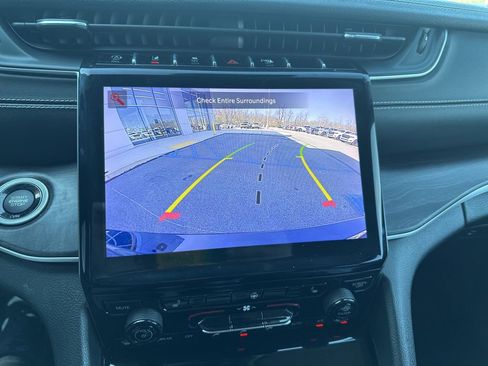 Used 2023 Jeep Grand Cherokee L Limited w/ Trailer Tow Group (B) image 10