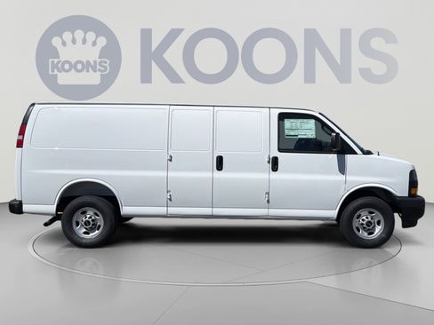 New 2026 GMC Savana 3500 Extended w/ Driver Convenience Package RWD image 8