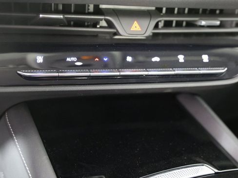 Certified 2025 Buick Envision Sport Touring image 16