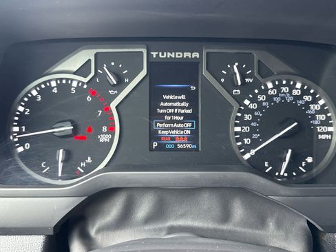 Used 2022 Toyota Tundra SR5 w/ SR5 Convenience Package AWD/4WD image 11