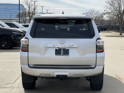 Used 2016 Toyota 4Runner SR5 Premium image 8