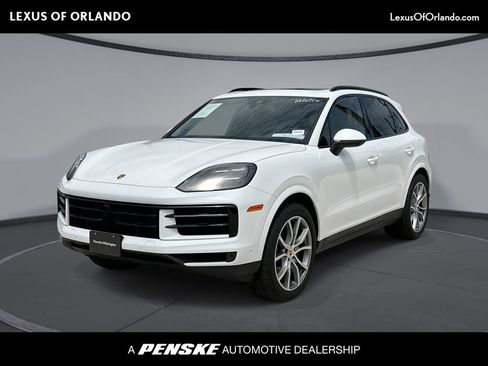 Used 2025 Porsche Cayenne AWD/4WD image 1