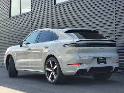 New 2025 Porsche Cayenne Turbo image 3