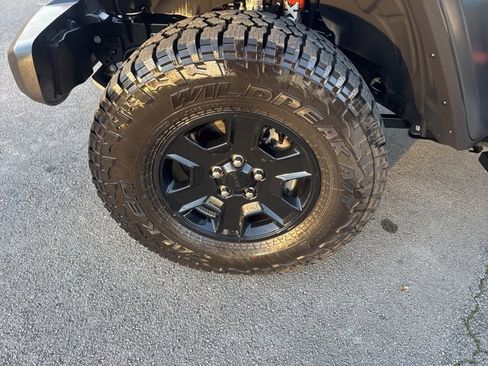 Used 2023 Jeep Gladiator Mojave image 16