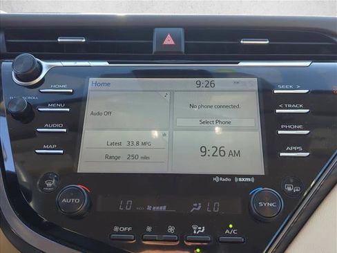 Used 2019 Toyota Camry XLE image 12