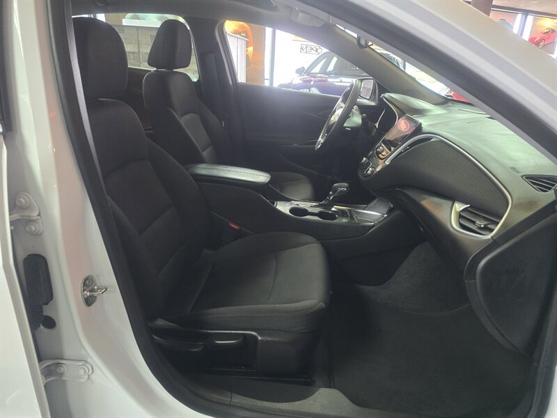 Used 2024 Chevrolet Malibu LT FWD image 14
