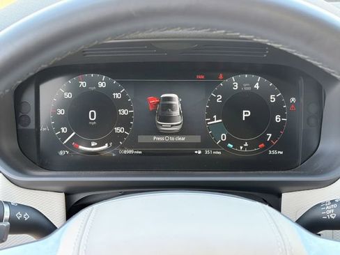 Used 2025 Land Rover Discovery Dynamic SE image 11