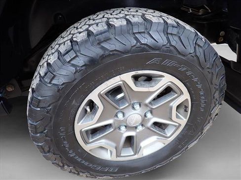 Used 2014 Jeep Wrangler Unlimited Rubicon w/ Connectivity Group AWD/4WD image 7