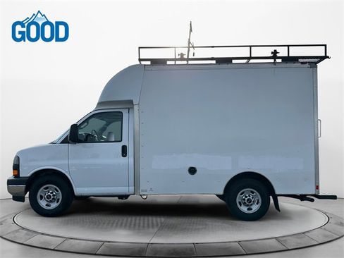 Used 2017 GMC Savana 3500 image 2