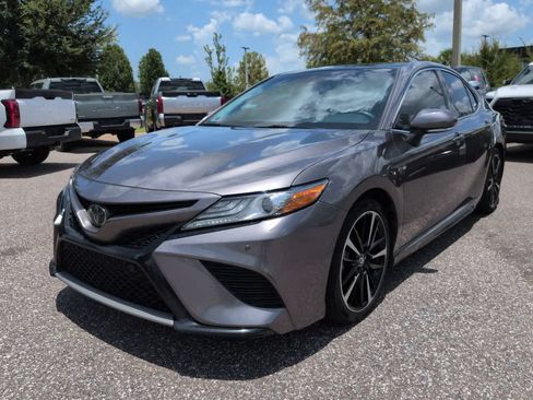 Certified 2018 Toyota Camry XSE FWD image 2