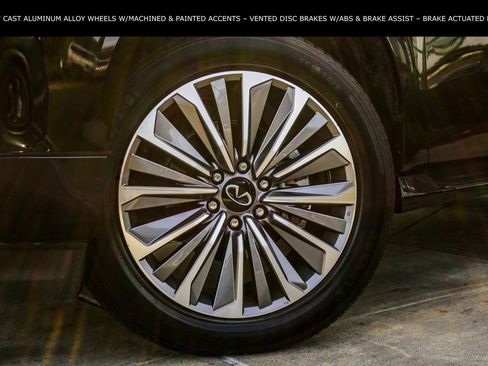 Certified 2025 INFINITI QX80 Sensory AWD/4WD image 3
