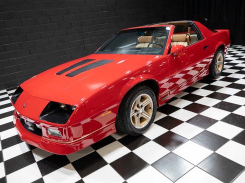 Used 1989 Chevrolet Camaro IROC-Z image 13