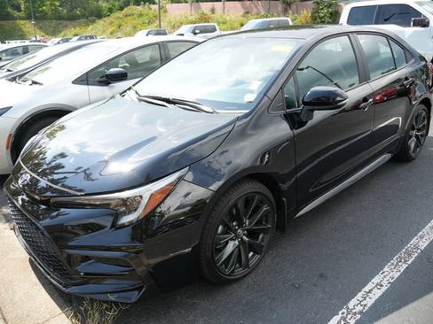 Used 2026 Toyota Corolla SE FWD image 6