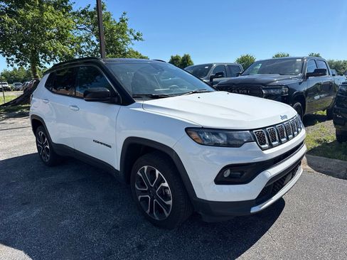 Used 2023 Jeep Compass Limited AWD/4WD image 5