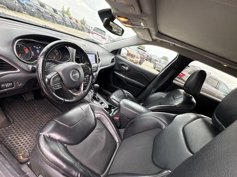 Used 2019 Jeep Cherokee Latitude Plus w/ Comfort/Convenience Group AWD/4WD image 11
